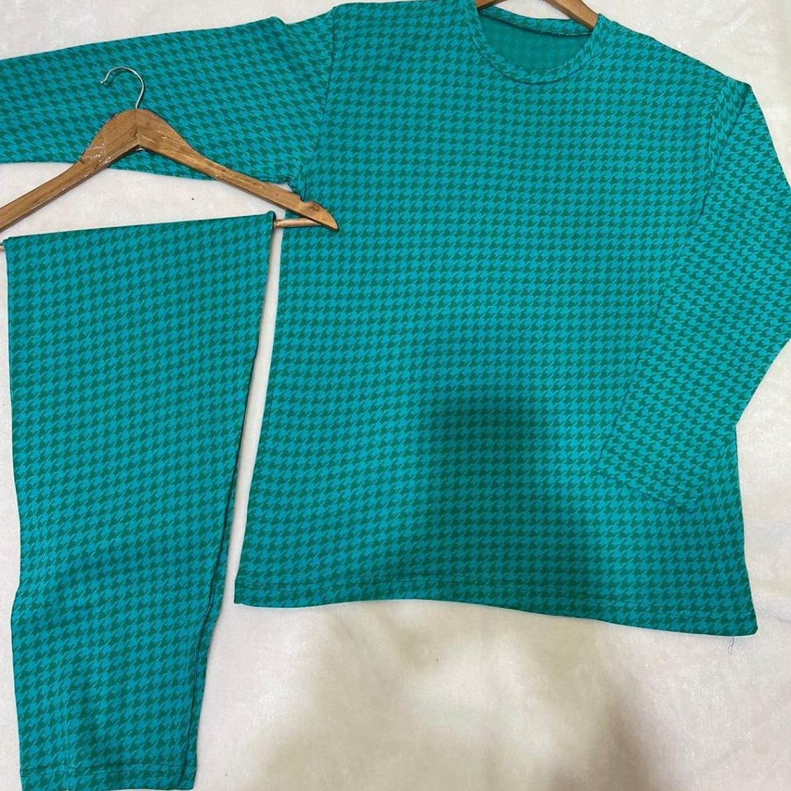 Check Pattern Loungewear Set For Women Stylish Design Smooth Comfort Easy Wear - Large