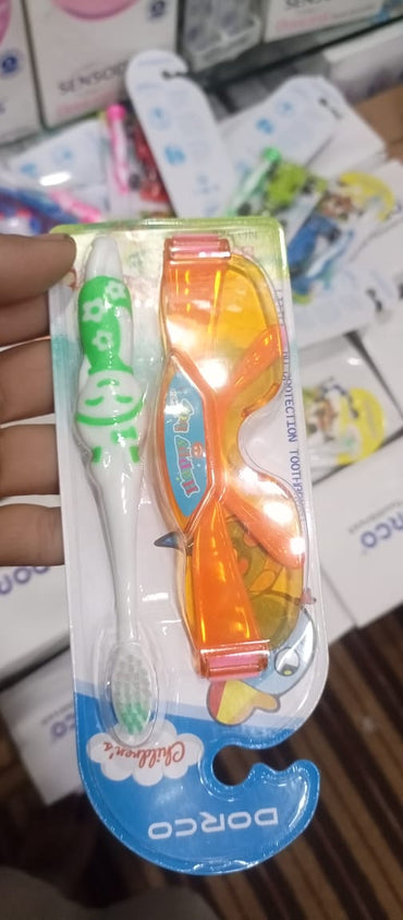 DORCO Children’s Soft Toothbrush with Fun Toy & Protective Case – Gentle Care for Kids’ Teeth & Gums (Random Design)