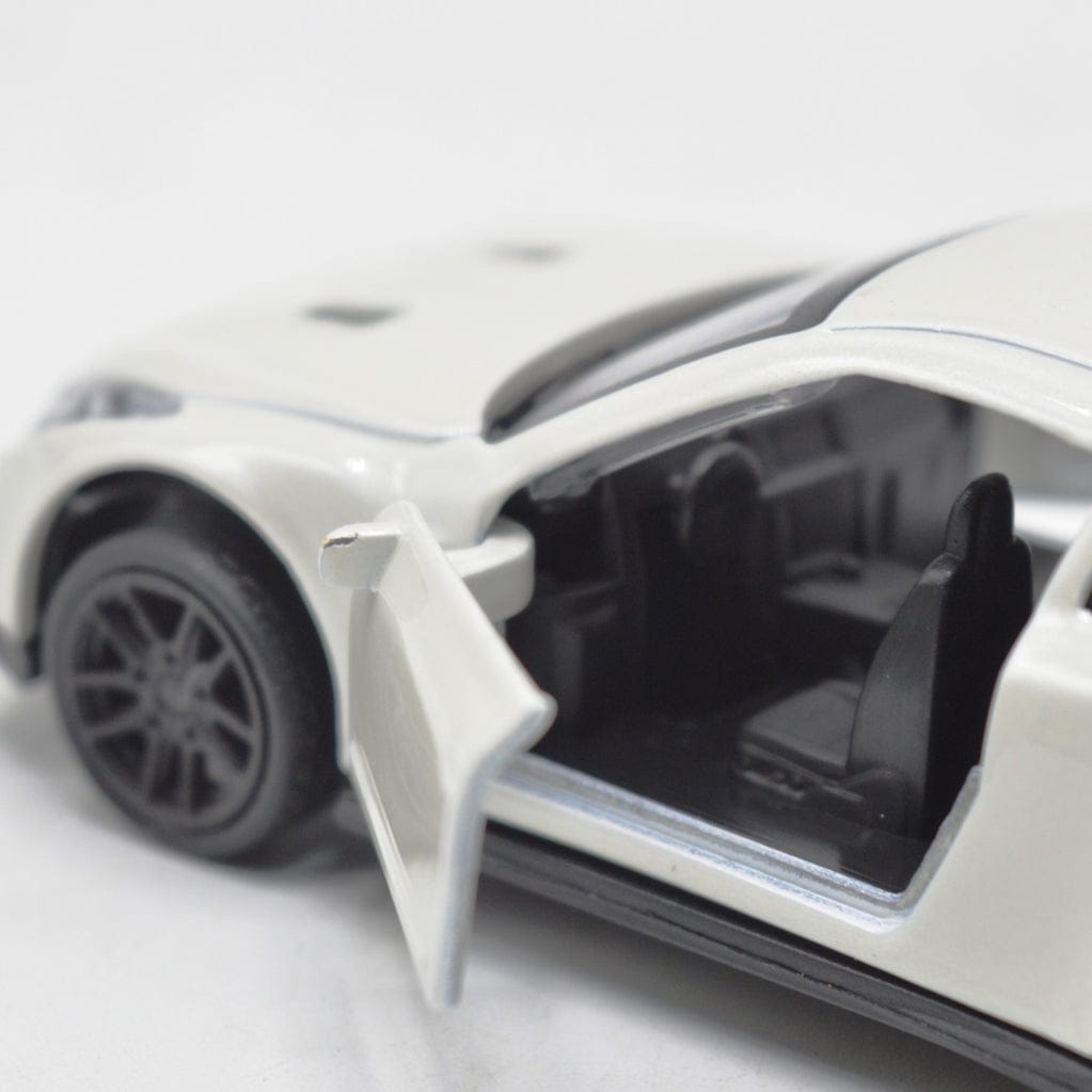 Diecast Nissan Skyline GTR Car With Metal Body Openable Doors Pull Back Action And Best Quality Design