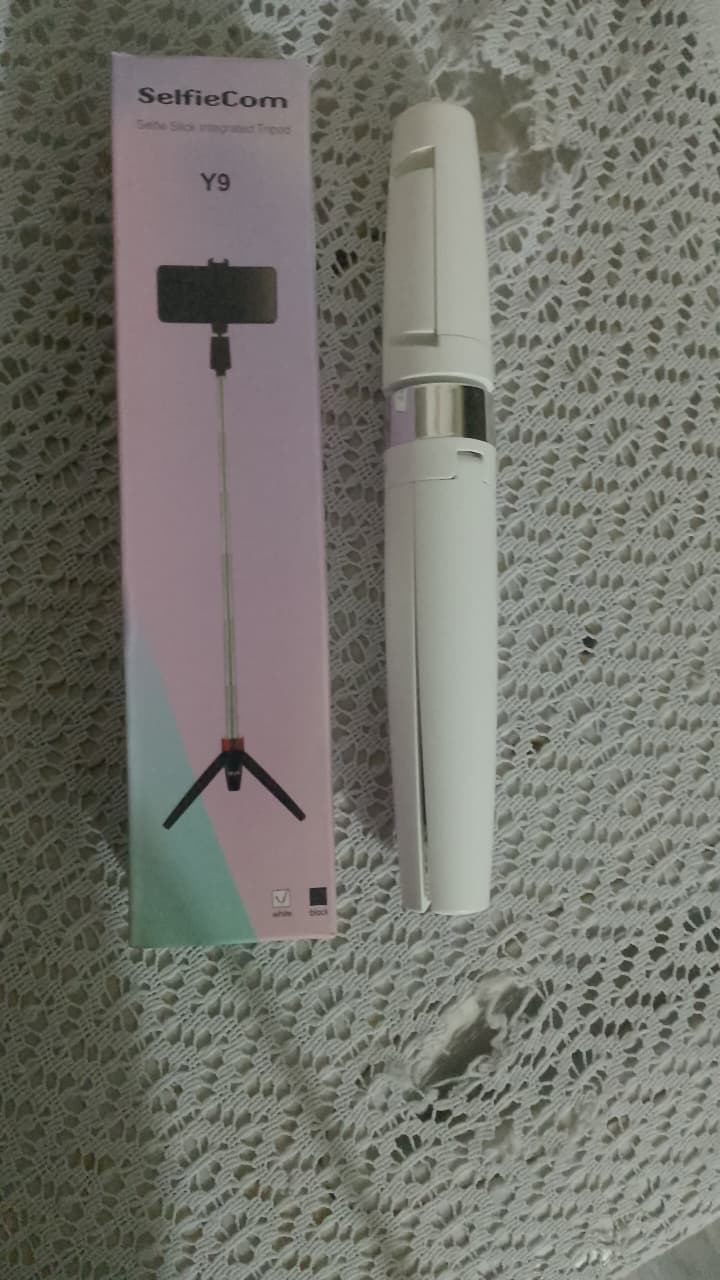 Y9 Wireless Selfie Stick Tripod with Bluetooth Remote Control – Adjustable Phone Stand for Photos & Videos
