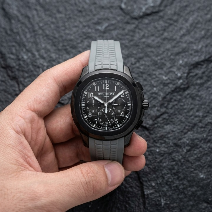 Chronograph Mens Watch With Rubber Strap Stylish Sports Design Non Waterproof